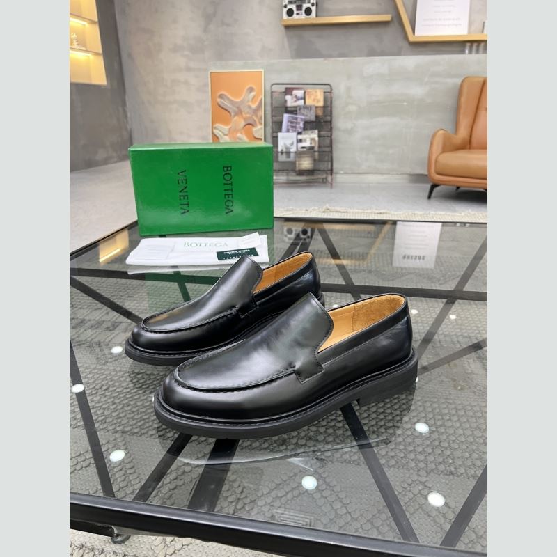 bo*te*ga Ve*ne*ta leather shoes